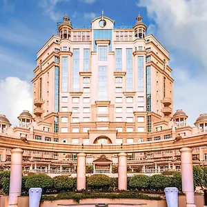 Hotell Swissotel Al Murooj, Dubai