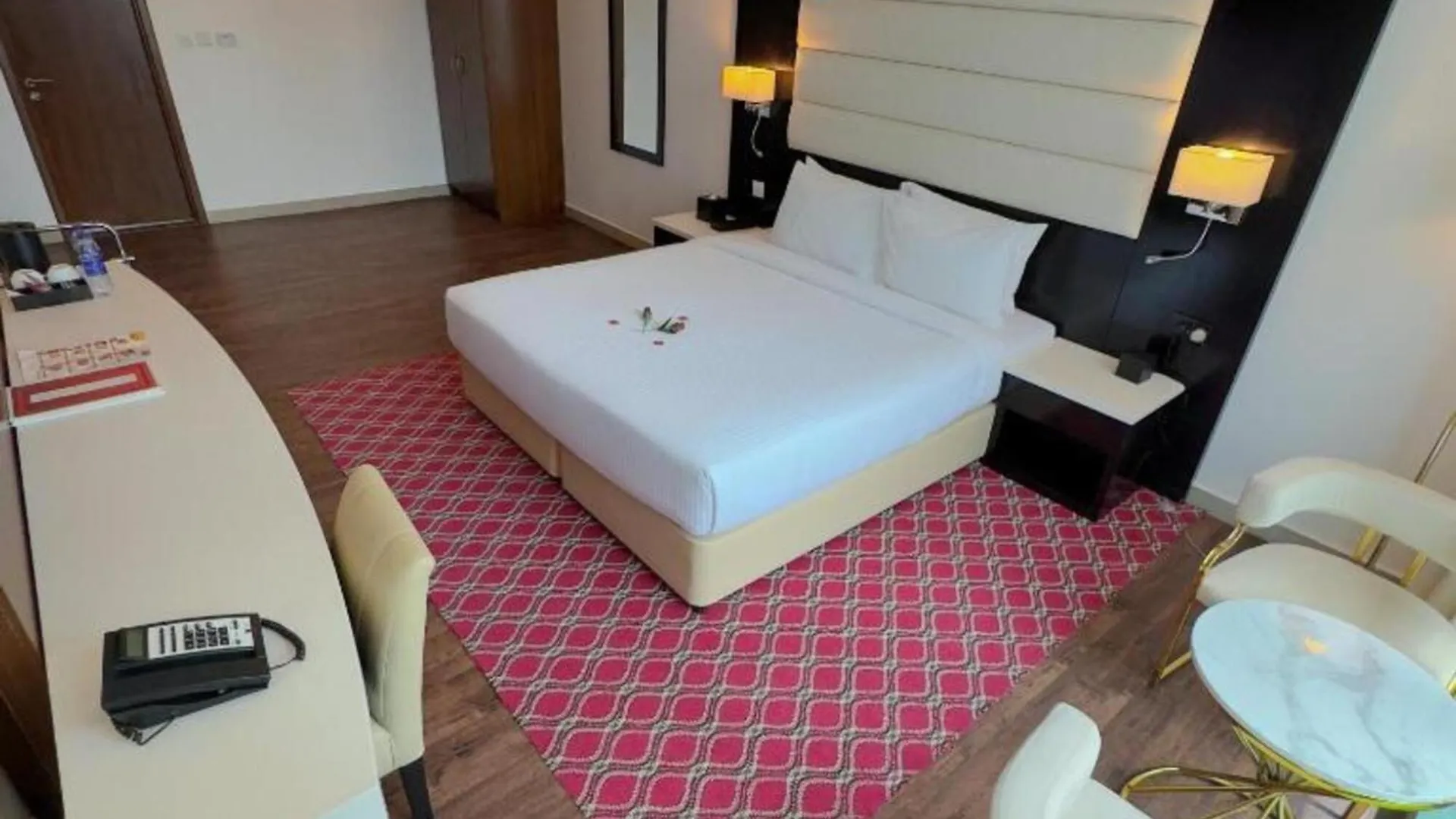 Emirates Grand Aparthotel Hotel Dubai