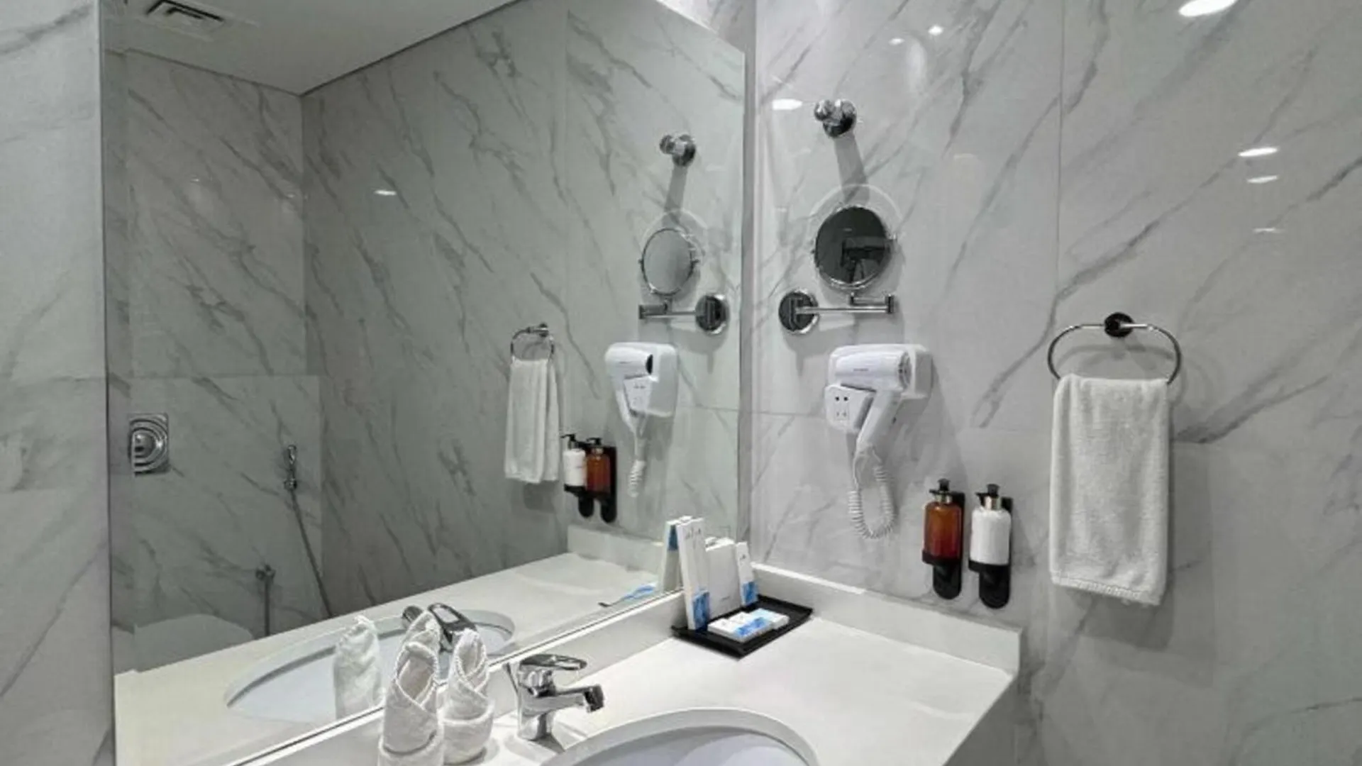Dancenter Prime Sheikh Zayed Road Luxury Difc Hotell Dubai Förenade Arabemiraten